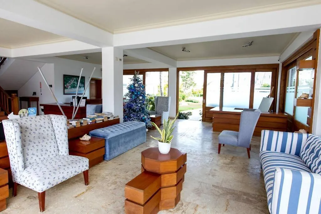 Ocean Views & Private Beach! Luxury 4Bdr Getaway بونتا كانا شقة