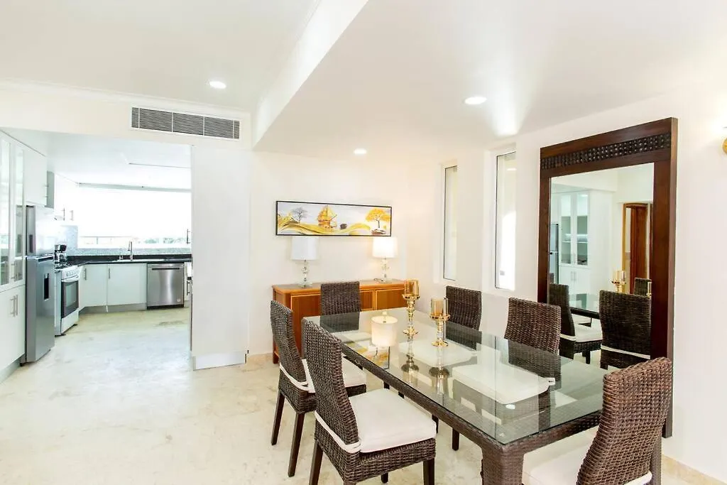 Ocean Views & Private Beach! Luxury 4Bdr Getaway プンタ・カナ アパート
