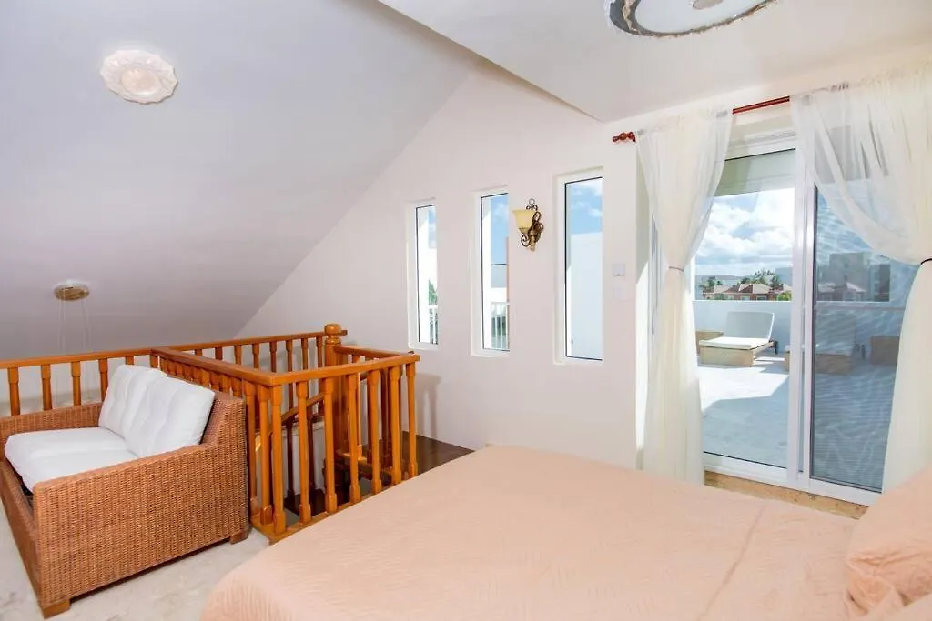 شقة Ocean Views & Private Beach! Luxury 4Bdr Getaway بونتا كانا جمهورية الدومينيكان