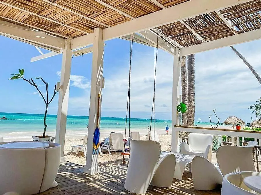 Ocean Views & Private Beach! Luxury 4Bdr Getaway بونتا كانا شقة