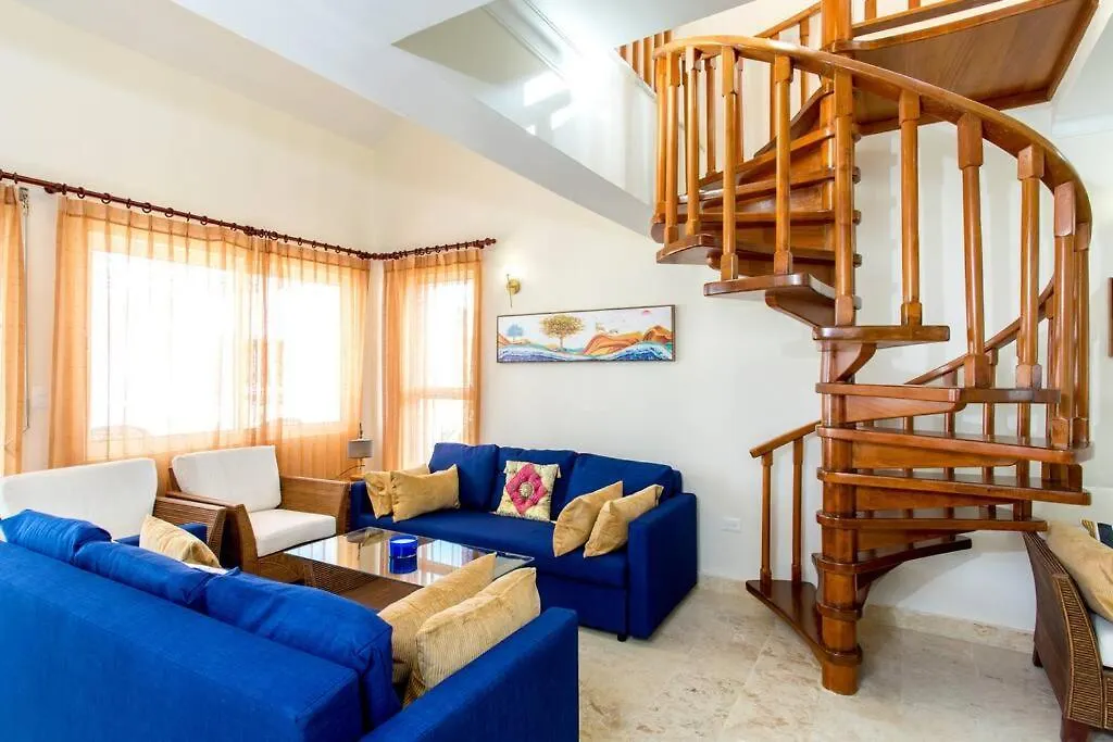Ocean Views & Private Beach! Luxury 4Bdr Getaway Punta Cana Apartamento