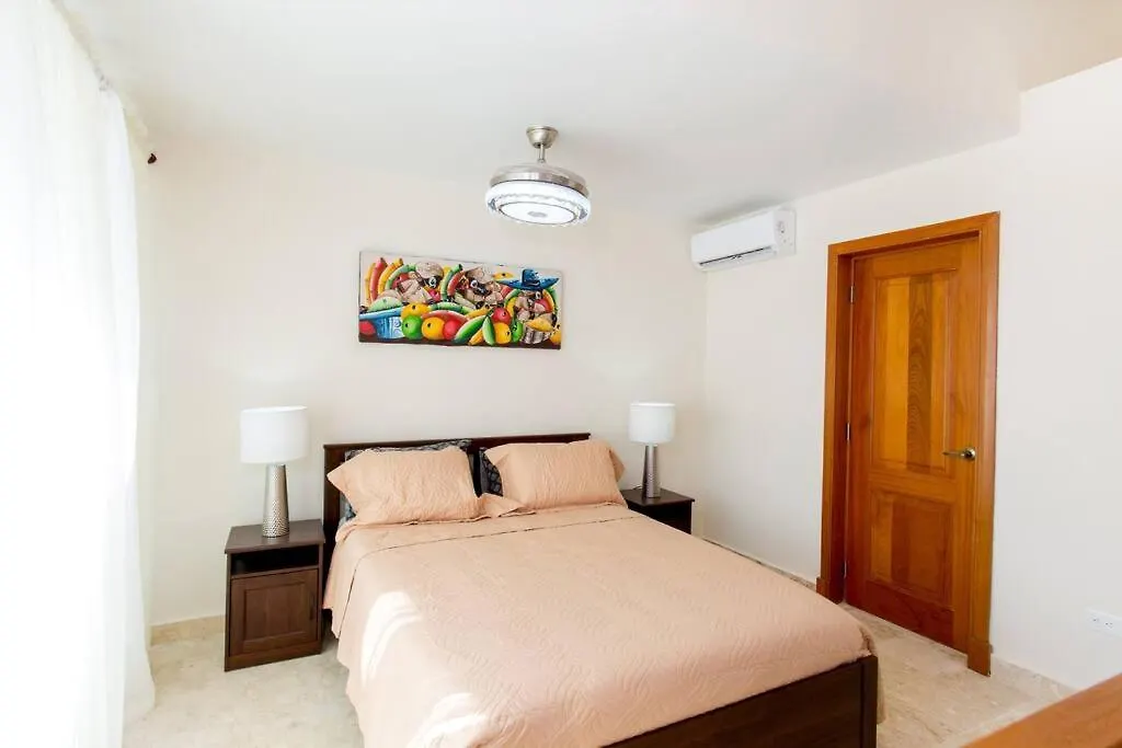 Ocean Views & Private Beach! Luxury 4Bdr Getaway Punta Cana Apartamento